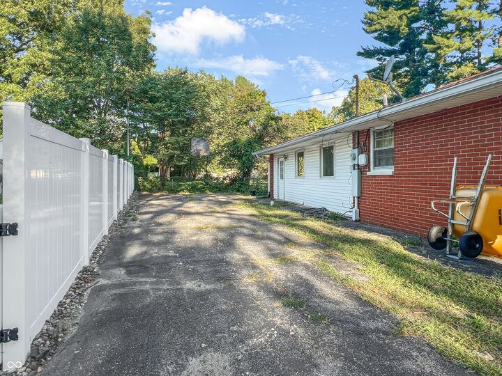 Property Photo:  3410 Westenedge Drive  IN 47203 
