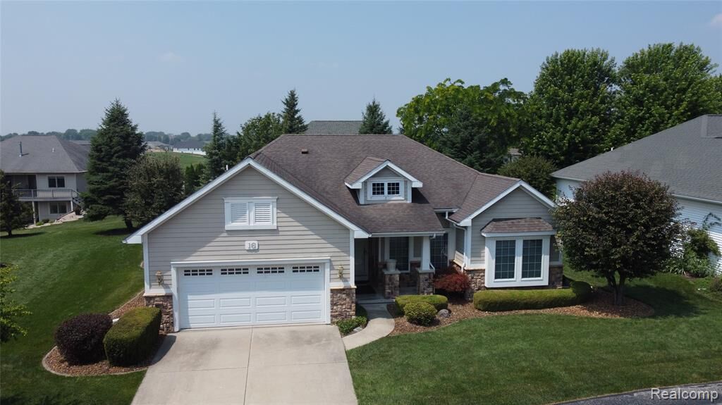 Property Photo:  16 Clarmarc Court 8  MI 48734 1272 