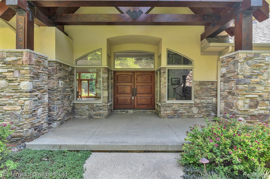 Property Photo:  12196 Woodline Drive  MI 48430 3514 
