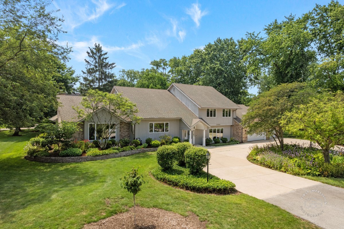 Property Photo: 27W641 North Lane IL 60540