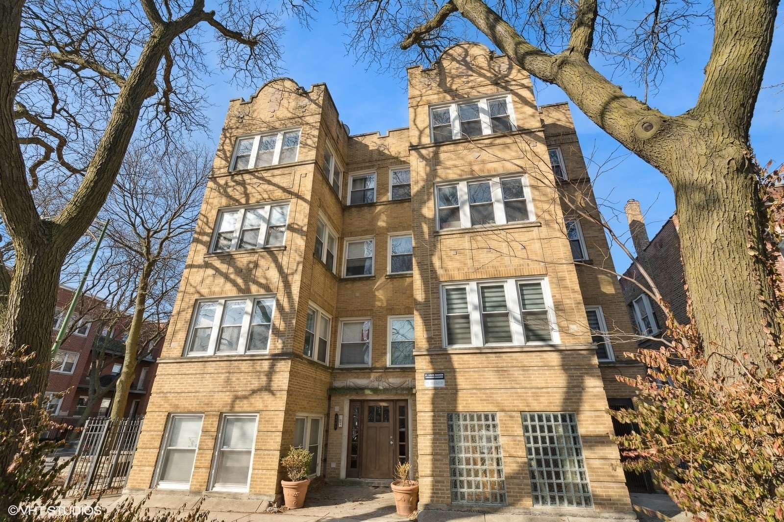 Property Photo: 4600 N Saint Louis Avenue 3S IL 60625