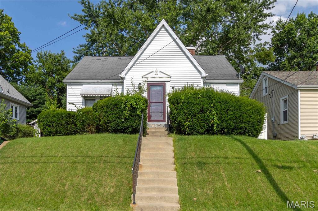 Property Photo:  920 S 6th Street  IL 62220 