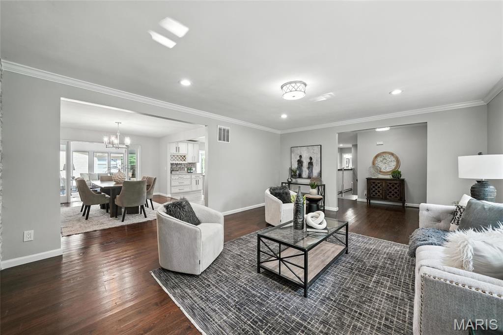 Property Photo:  29 Chaminade Drive  MO 63141 
