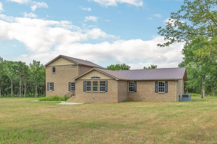Property Photo: 5065 Craddock Rd TN 37085