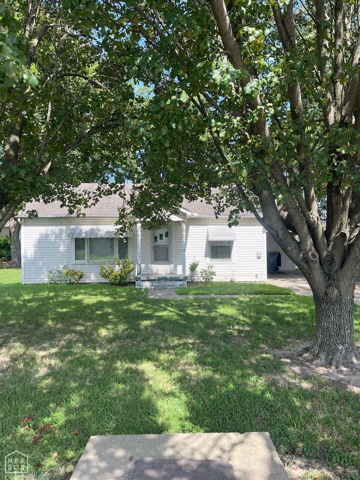 Property Photo: 109 S 22nd Avenue AR 72450
