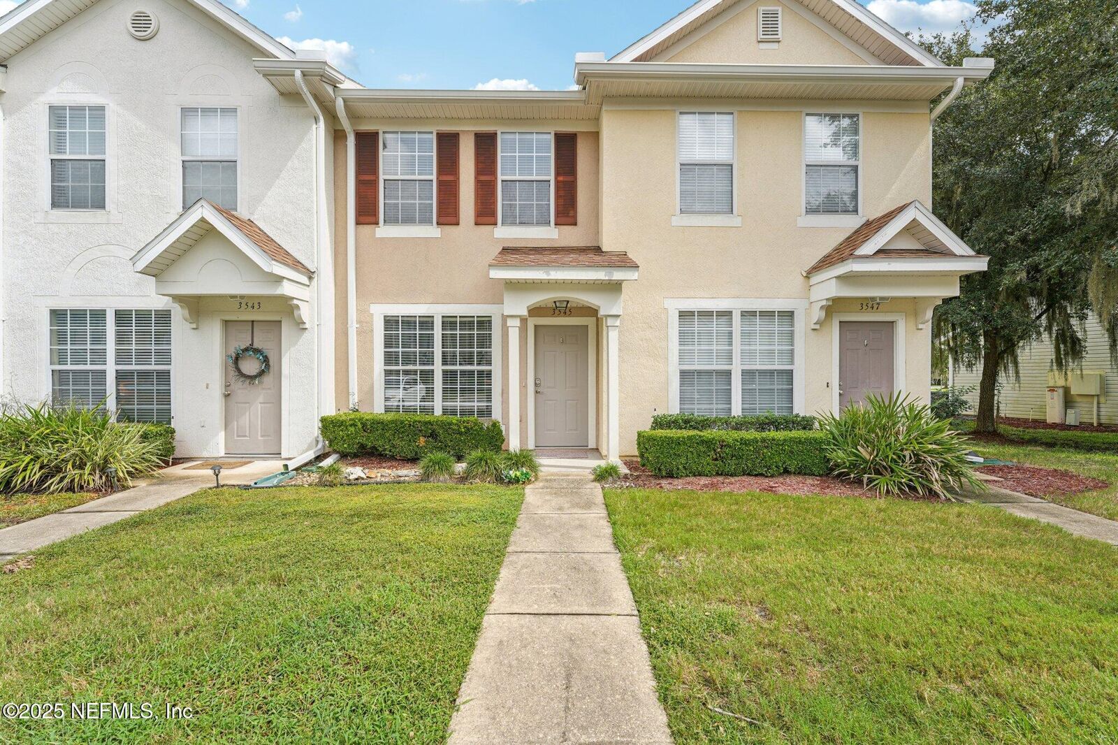 Property Photo: 3545 Twisted Tree Lane FL 32216