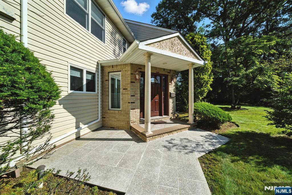Property Photo:  7 Stony Ridge Drive  NJ 07642 