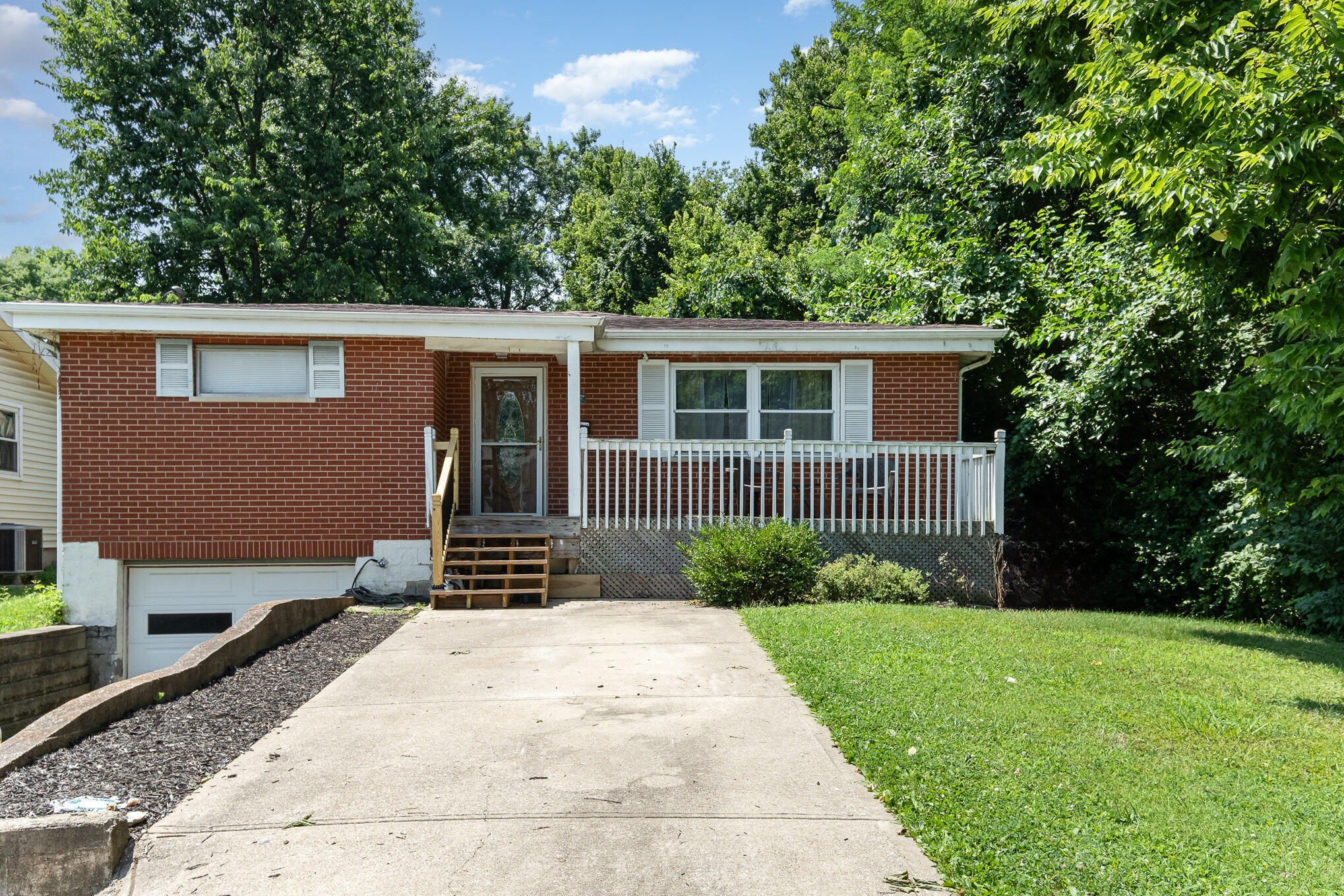 Property Photo: 38 Sweetbriar Avenue KY 41042