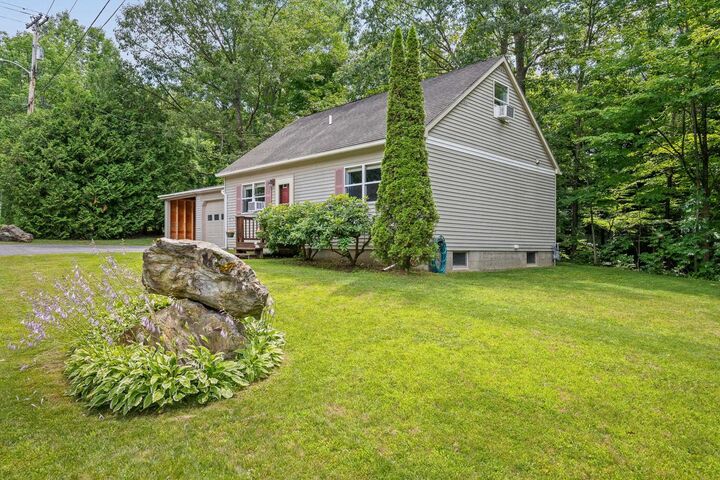 Property Photo:  17 Burnett Court  VT 05477 