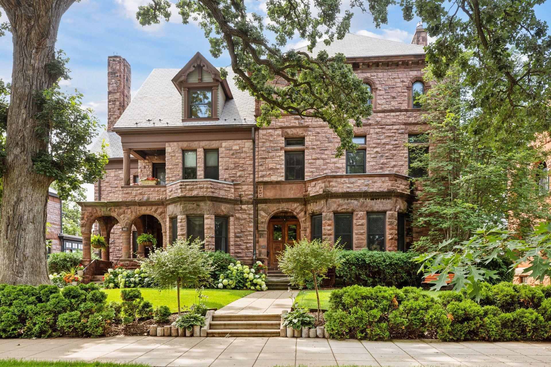 Property Photo:  324 Summit Avenue 101  MN 55102 