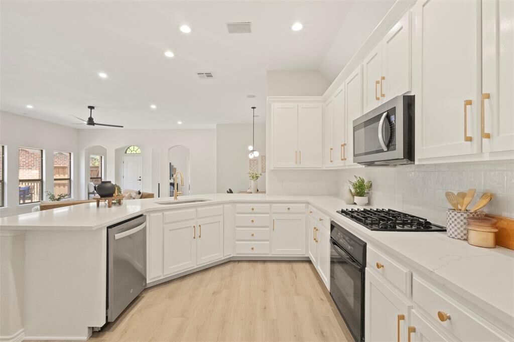 Property Photo:  1403 Petersburgh Place  TX 75013