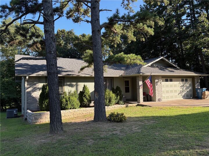 Property Photo: 1 Brighstone Lane AR 72715