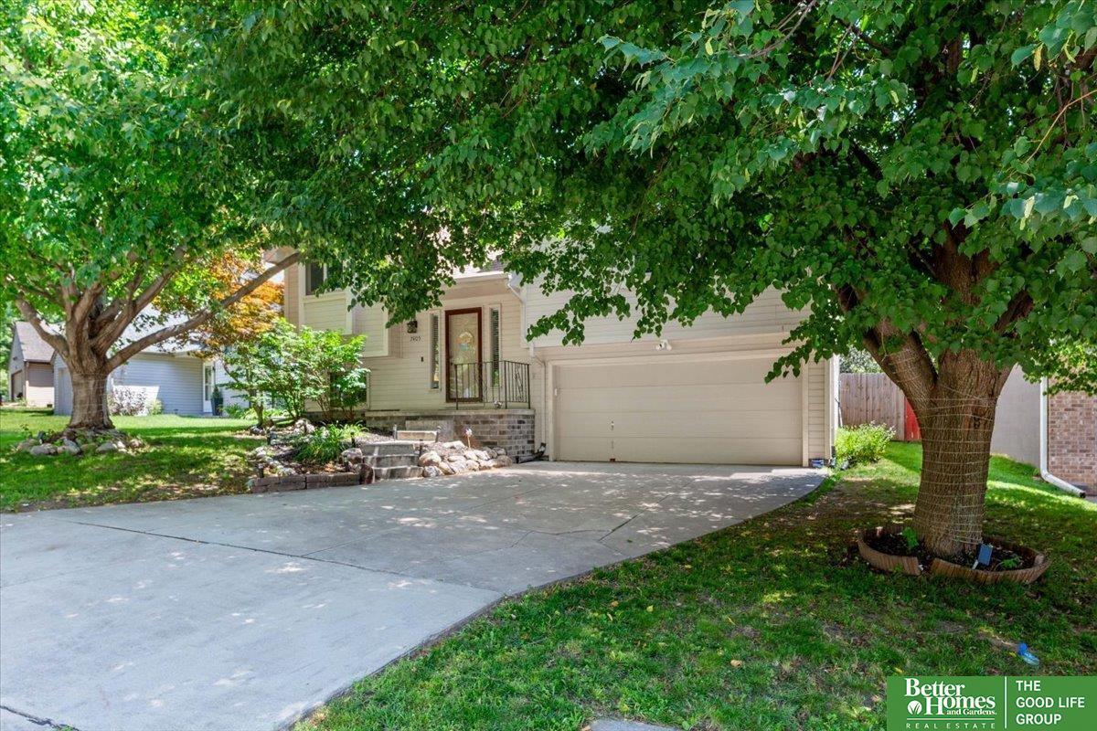 Property Photo:  7405 N 80 Street  NE 68122 