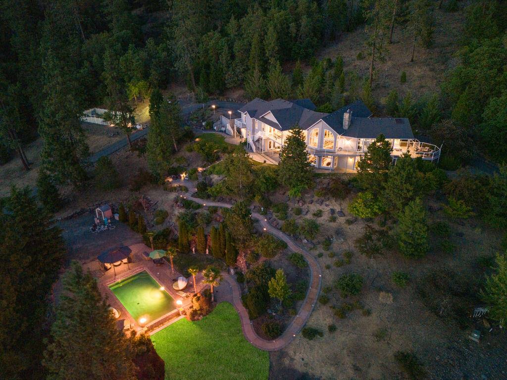 Property Photo:  1489 Granite Hill Road  OR 97526 