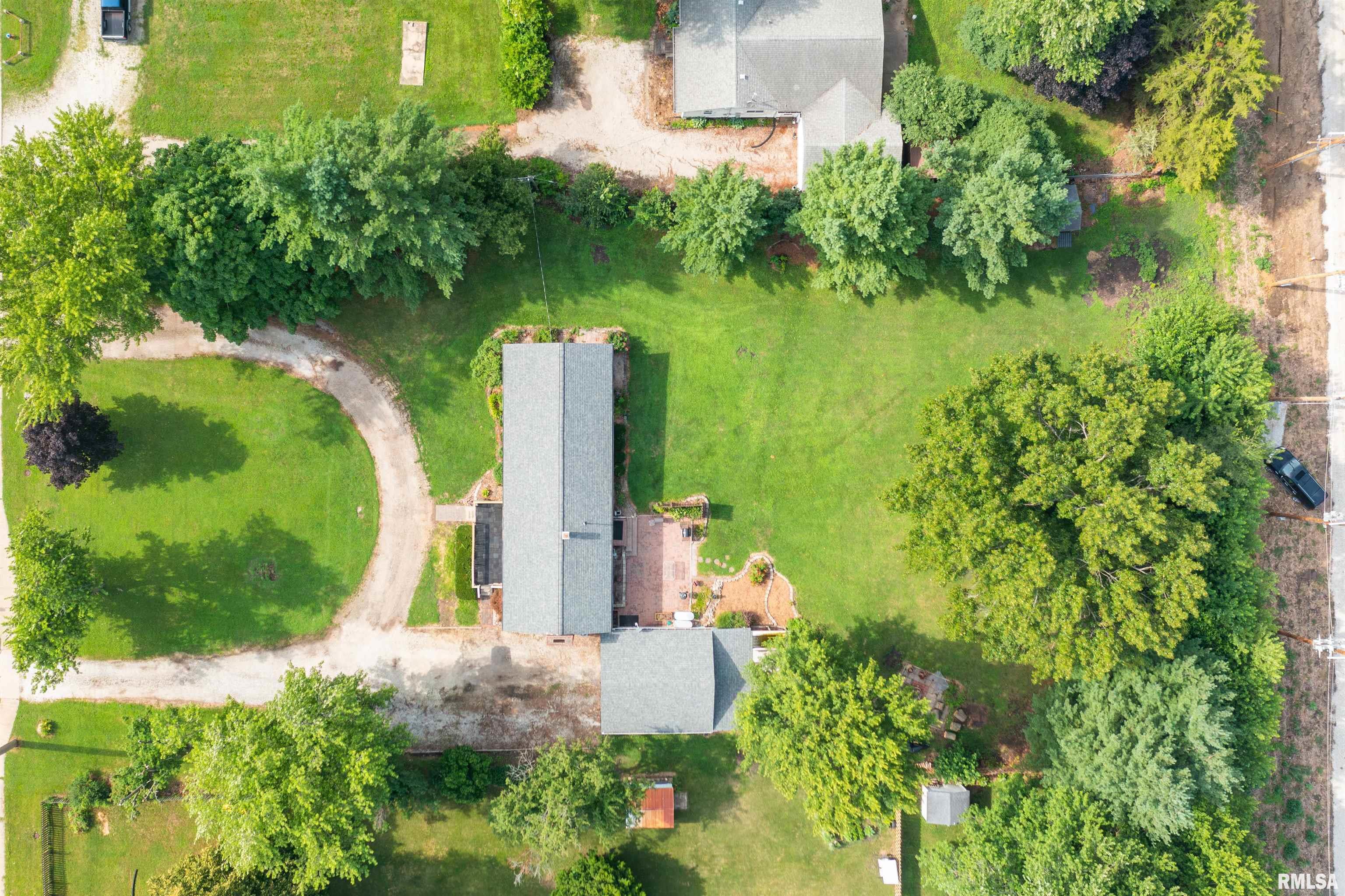 Property Photo:  617 N Santa Fe Avenue  IL 61559 