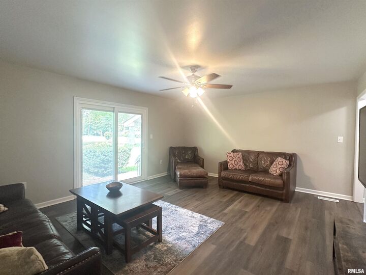 Property Photo:  5559 Country Club Road  IL 62966 