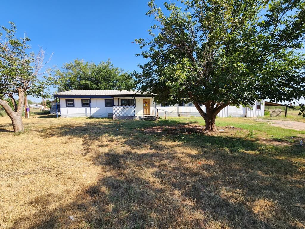 Property Photo: 3215 E County Rd 140 TX 79706
