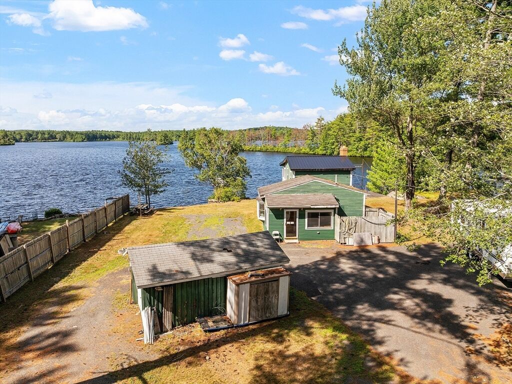 Property Photo:  6 Wyman Rd  MA 01430 