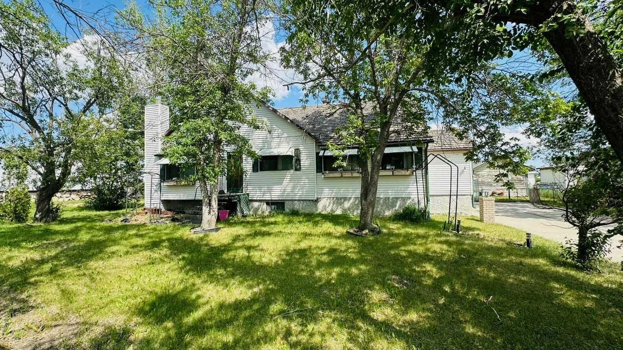 Property Photo: 103 2 Street West AB T0J 2C0