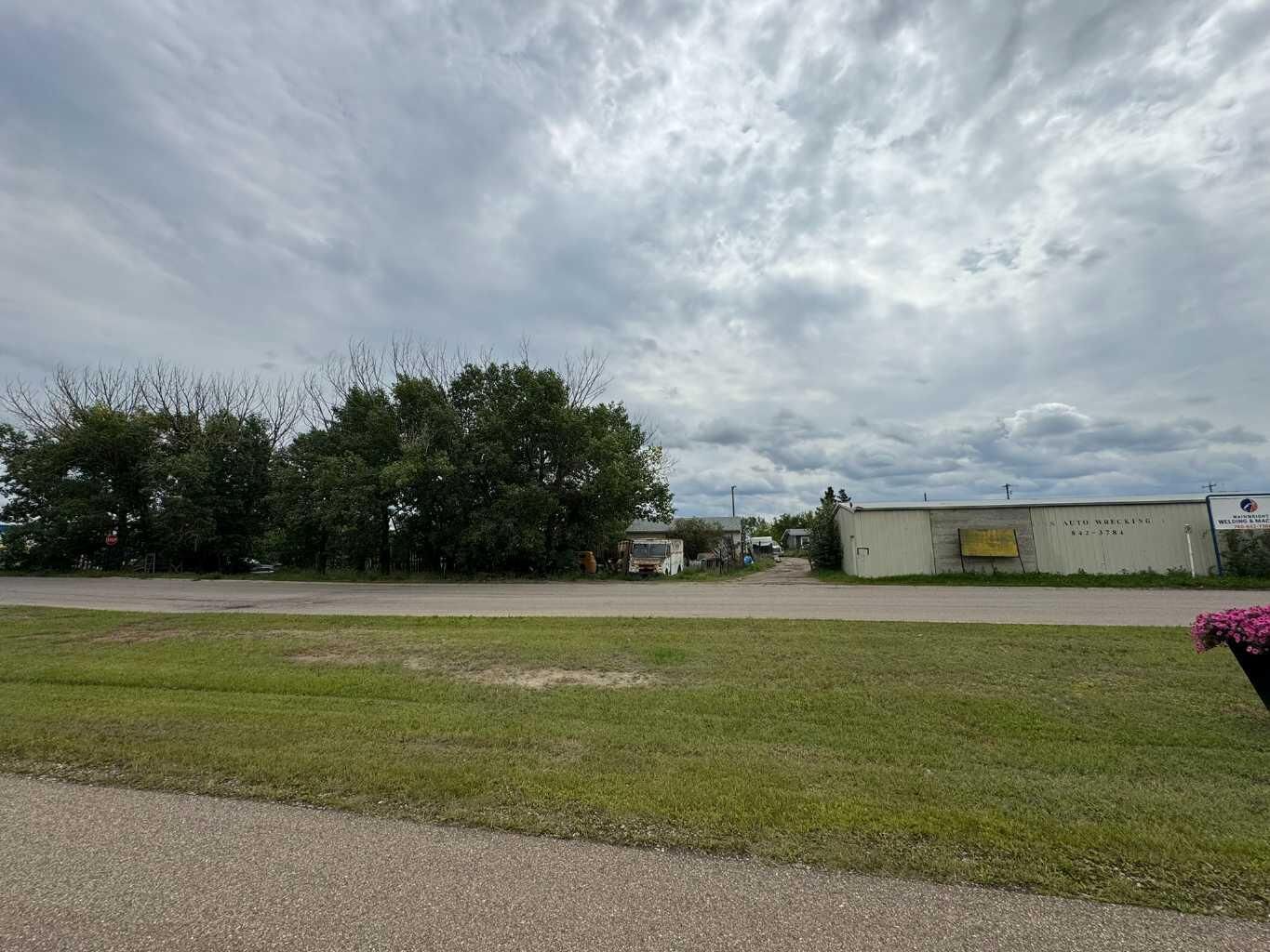 Property Photo: 2201 14th Ave AB T0B 4P0