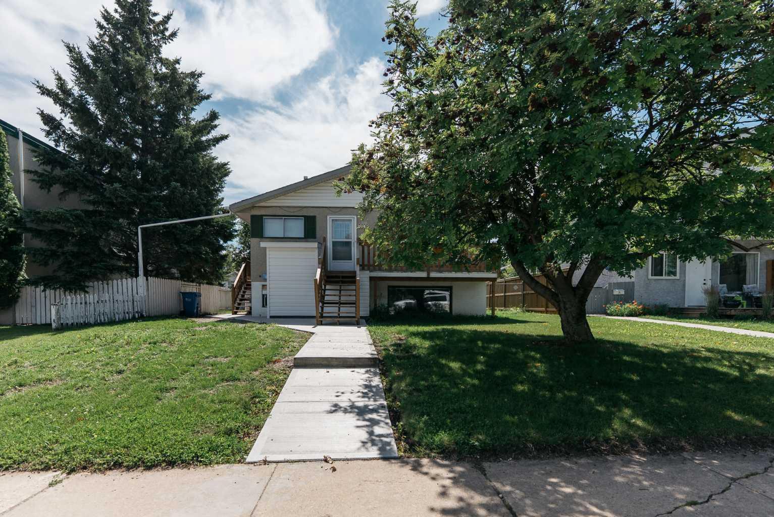 Property Photo: 5609 42 Street AB T4N 1B9