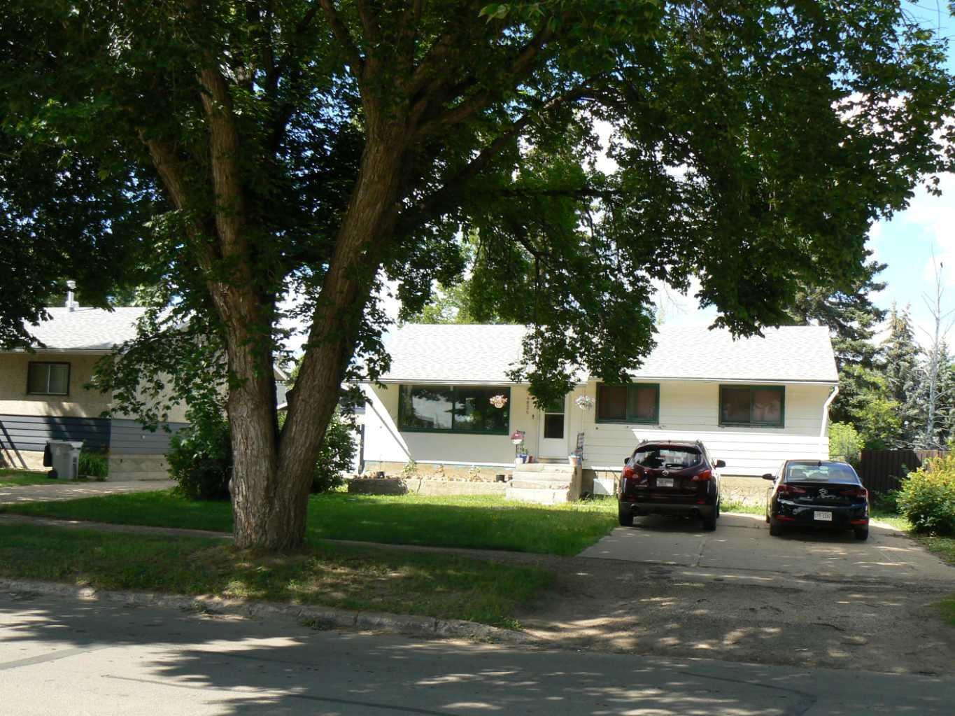 Property Photo: 4836 55 Avenue AB T0G 1E0