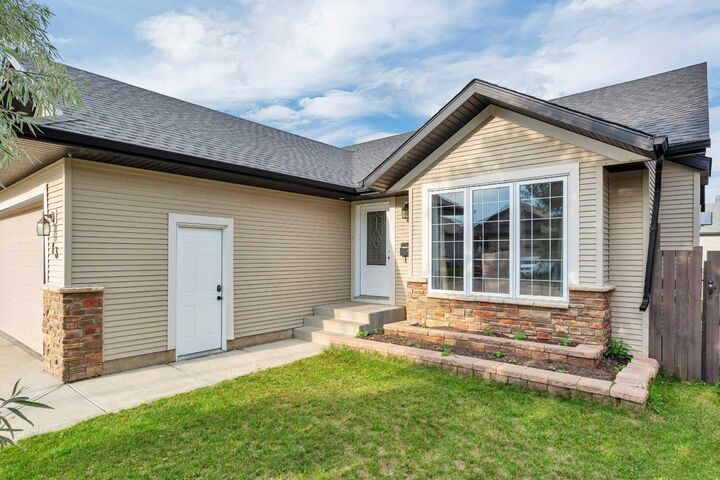 13 Coleman Crescent  Blackfalds AB T4M 0C7 photo