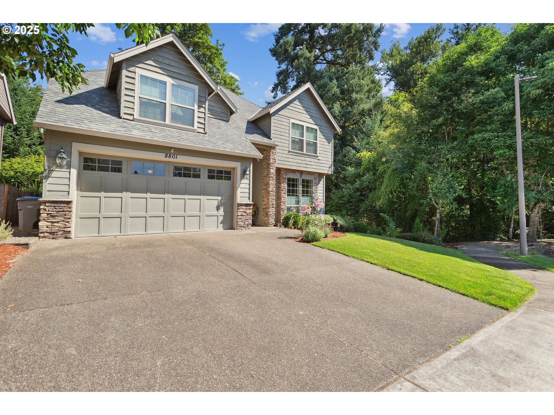 Property Photo: 8801 SW Scheckla Dr OR 97224