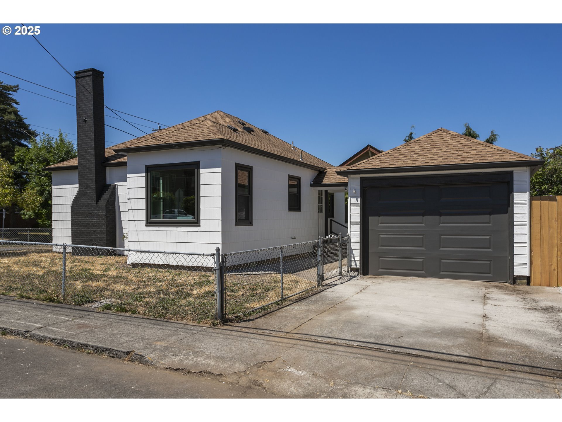 Property Photo: 1215 12th St OR 97045