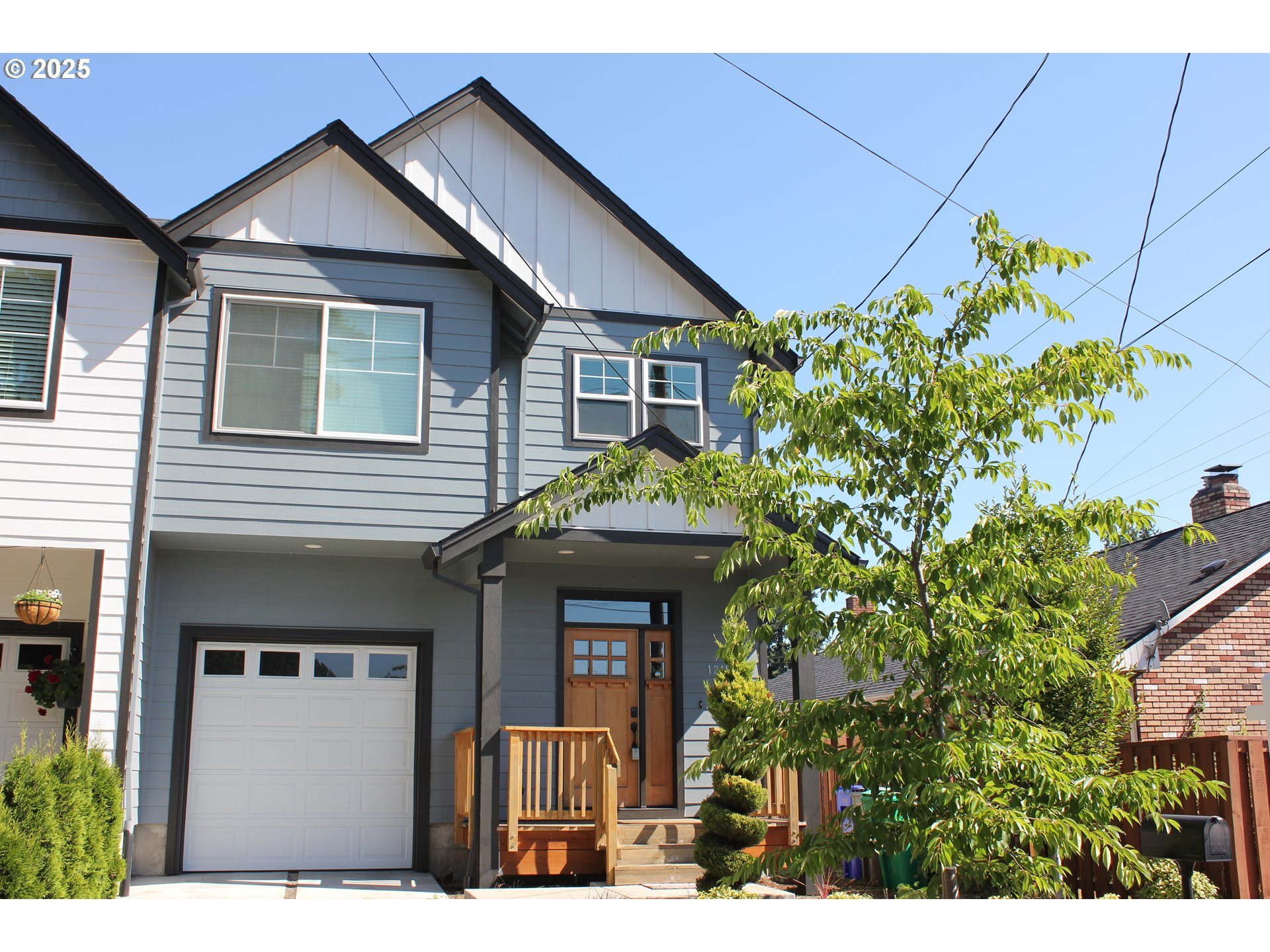 Property Photo:  12181 SE Liebe St  OR 97266 