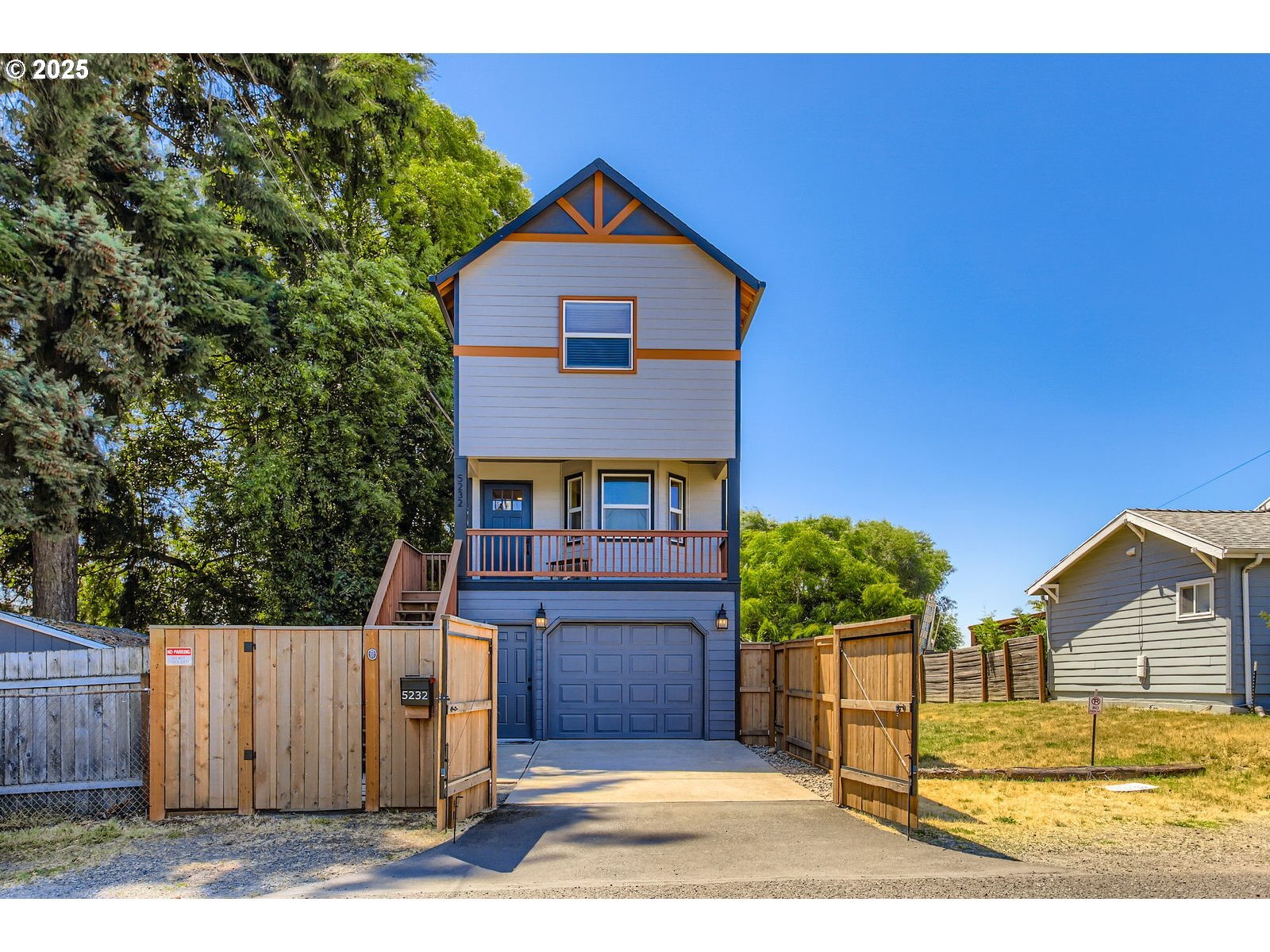 Property Photo: 5232 SE Malden St OR 97206