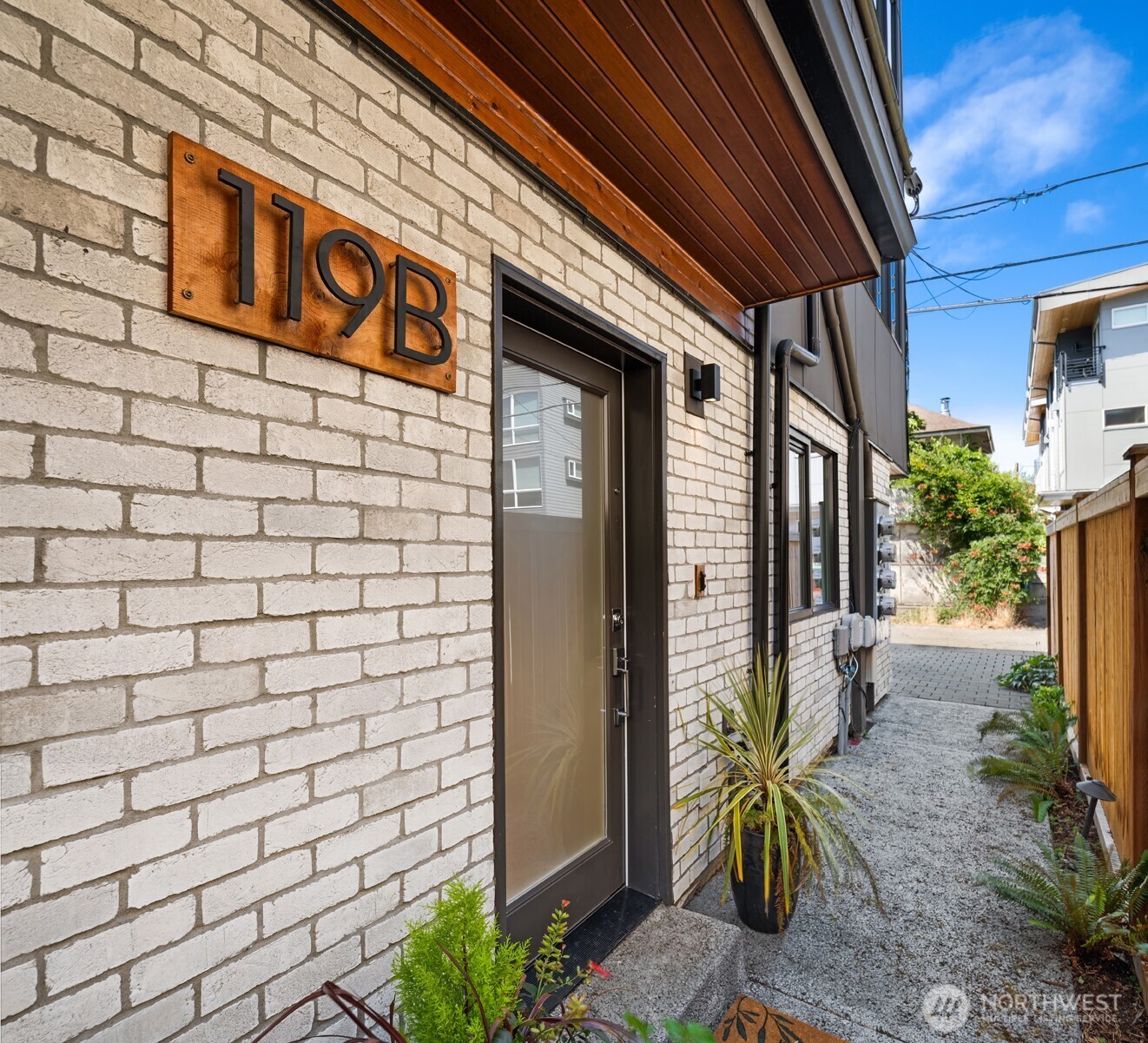 Property Photo:  119  18th Avenue E B  WA 98112 