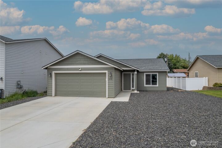 Property Photo: 322 W 6th Street WA 98857