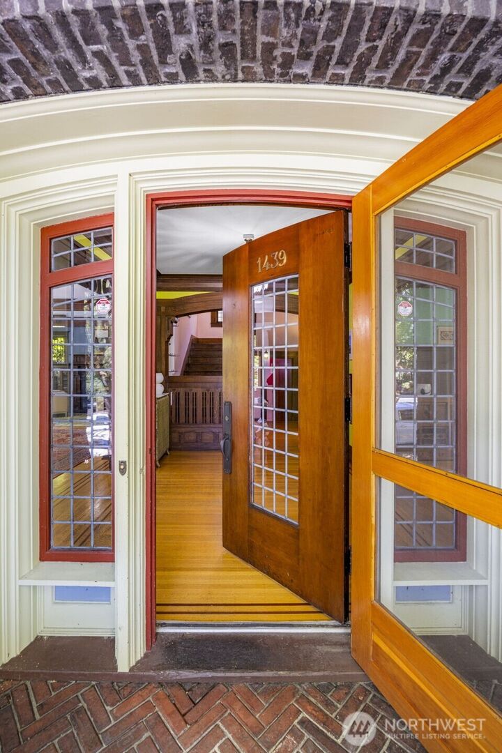 Property Photo: 1439 E Ward Street WA 98112