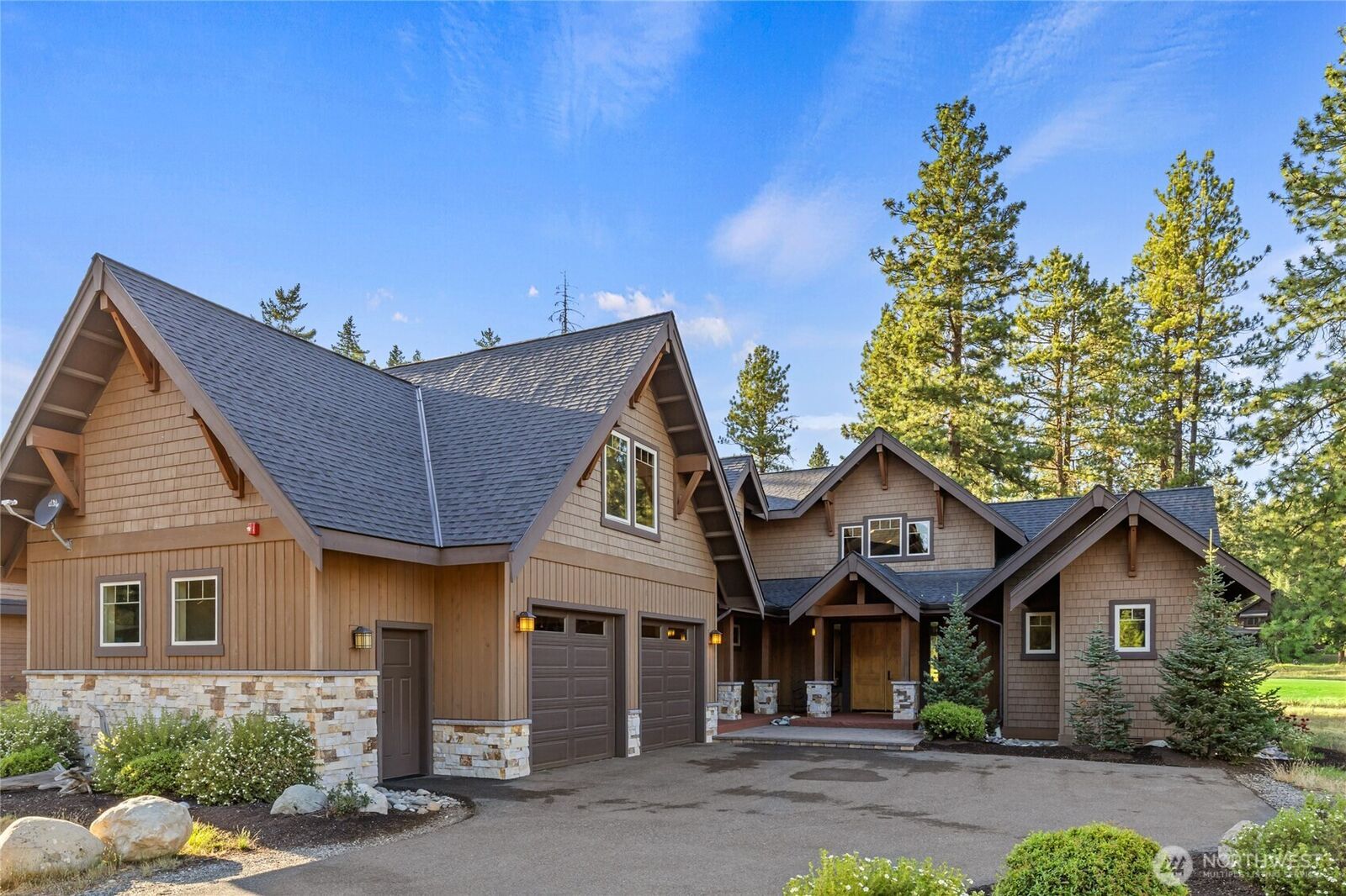 Property Photo: 301 Tipple Hill Loop WA 98922