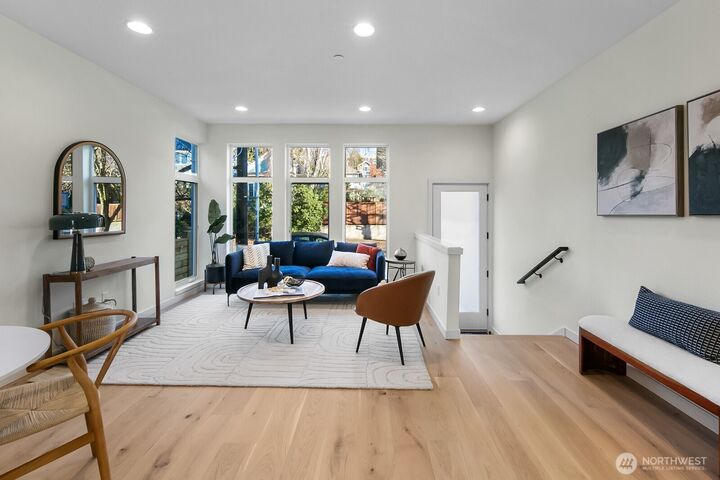 Property Photo:  1064 E Republican Street  WA 98102 