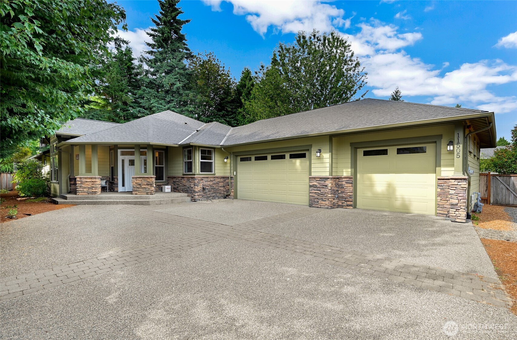 Property Photo:  11505  111th Place NE  WA 98033 