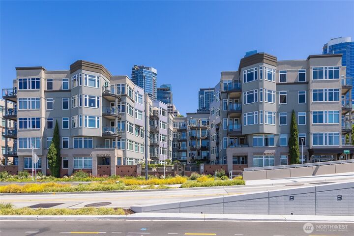 Property Photo: 1900 Alaskan Way 502 WA 98101