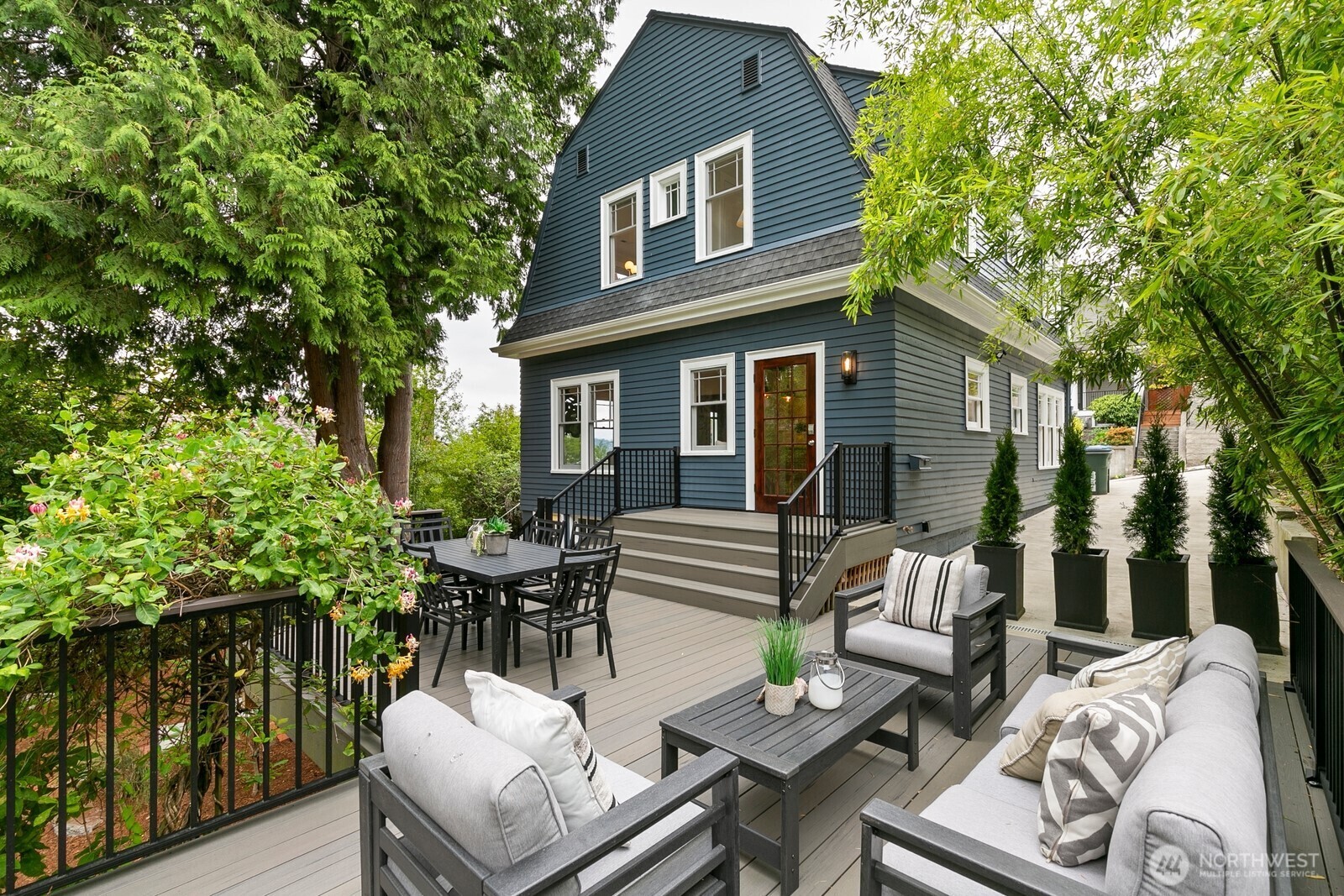 Property Photo:  3808 E Jefferson St  WA 98122 