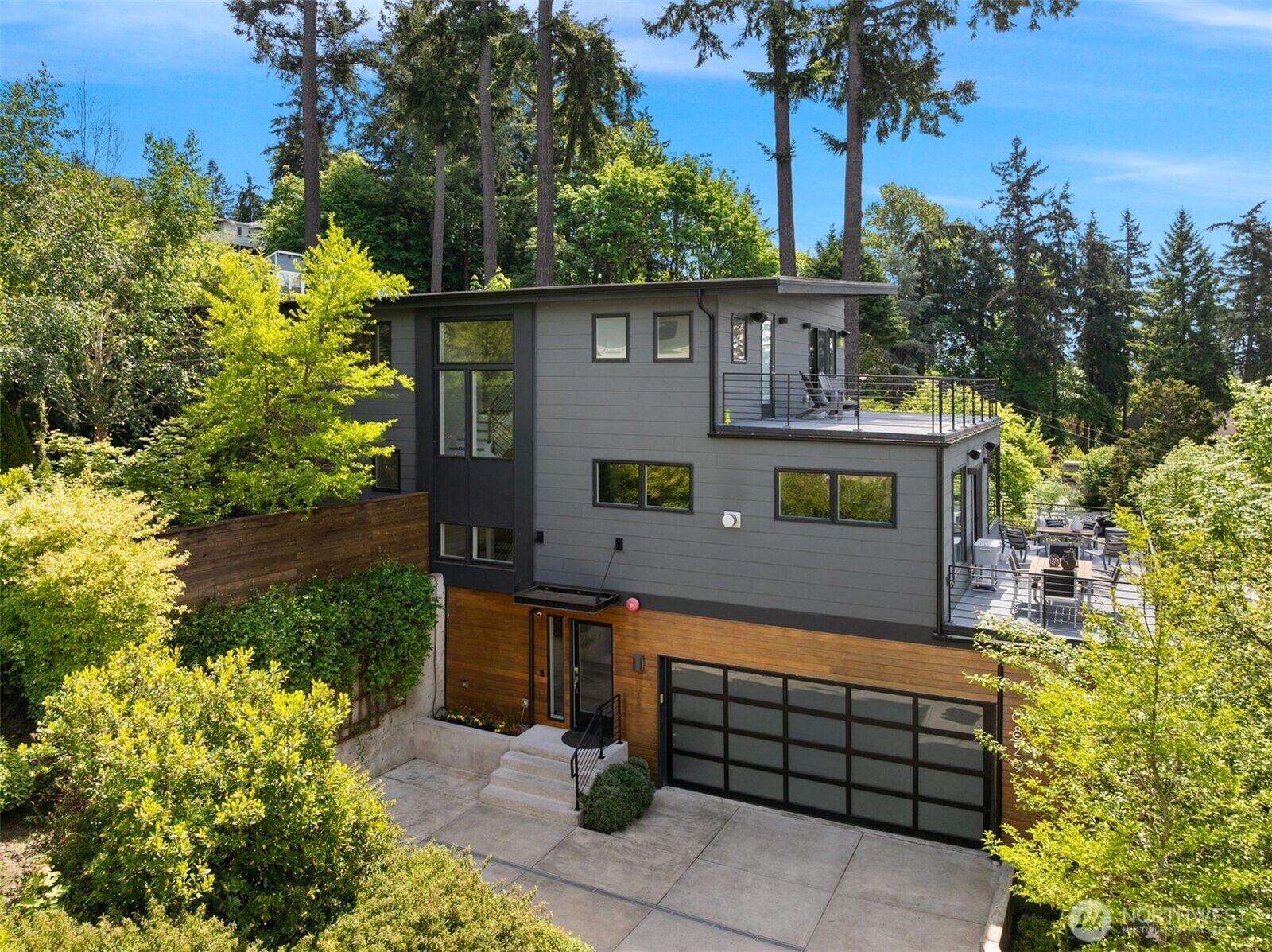 Property Photo:  6829 SE 32nd Street  WA 98040 