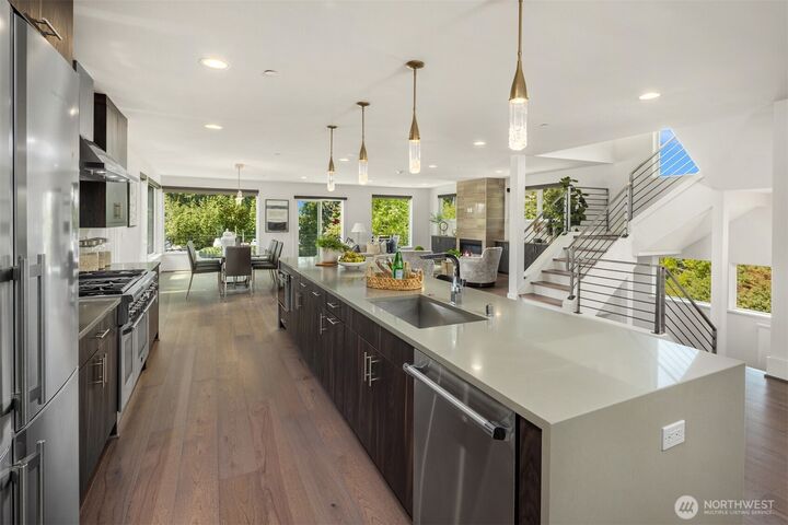 6829 SE 32nd Street  Mercer Island WA 98040 photo
