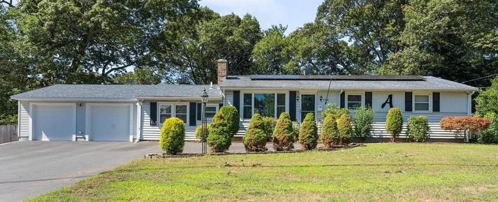 Property Photo: 110 Wethersfield Drive RI 02886