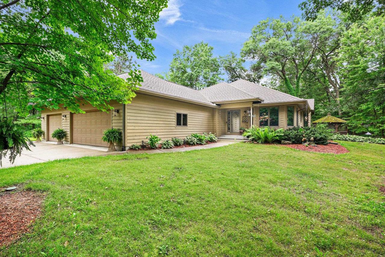 Property Photo:  E4561 Sherwood Drive  WI 53588 