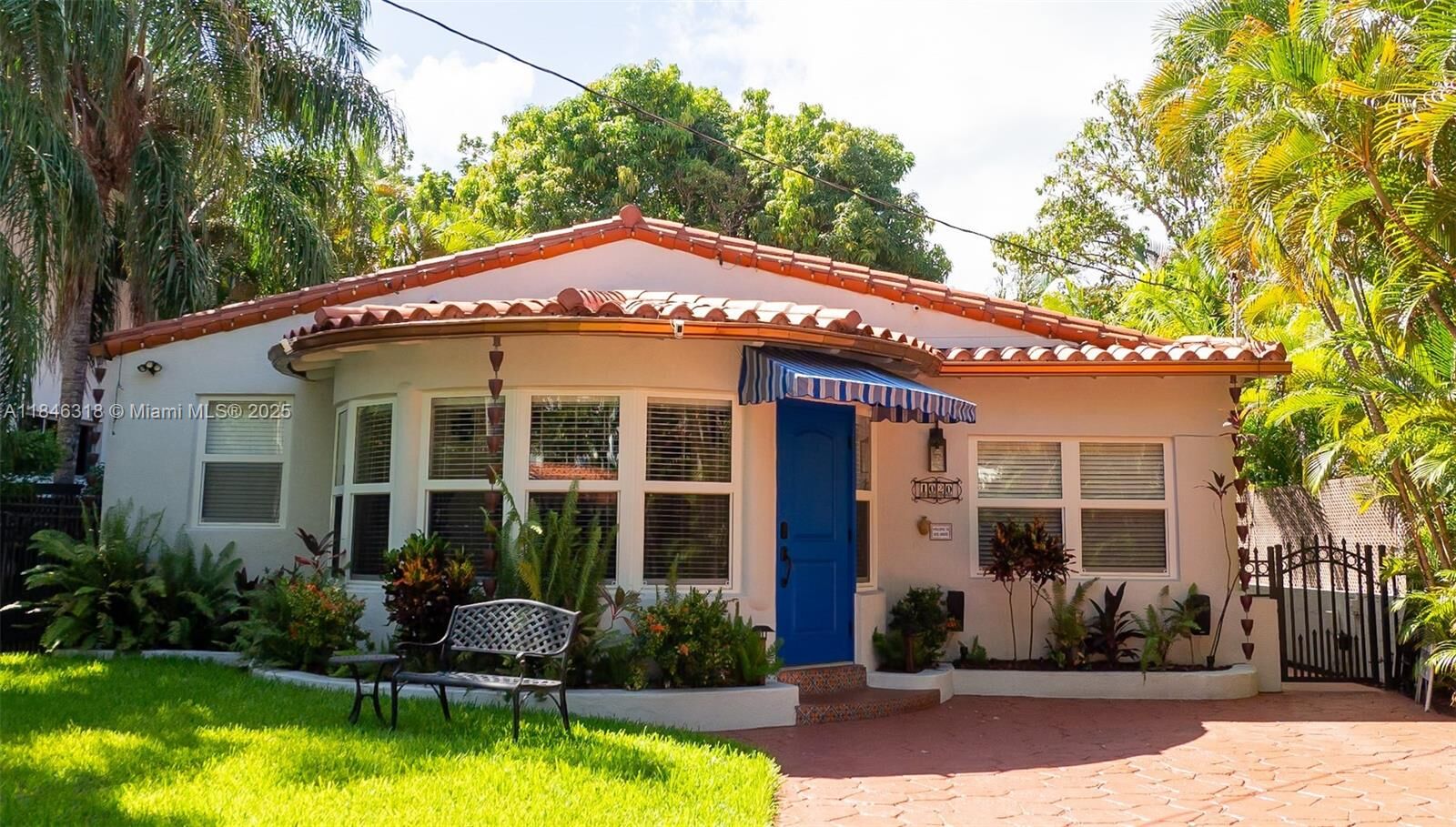 Property Photo:  1020 SW 22nd St  FL 33129 
