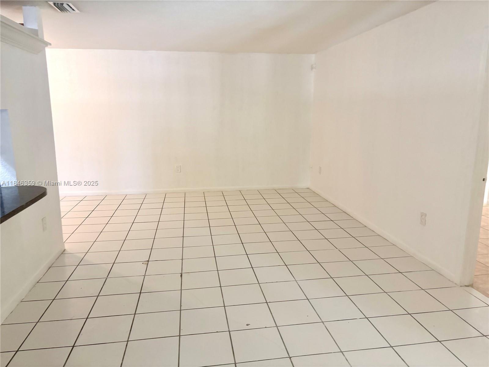Property Photo: 15675 SW 74th Circle Dr 14 FL 33193