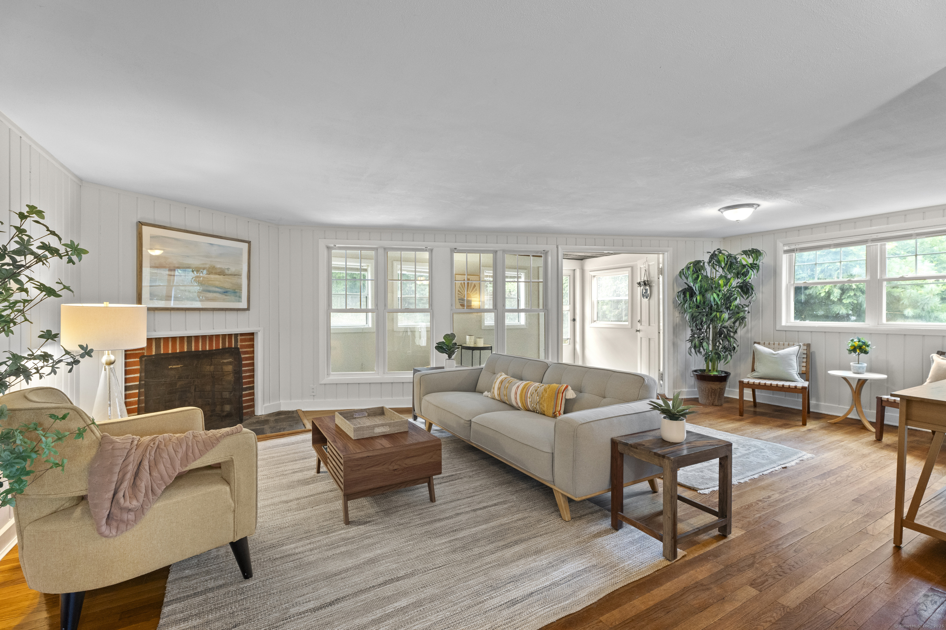 Property Photo:  2756 Whitney Avenue  CT 06518 