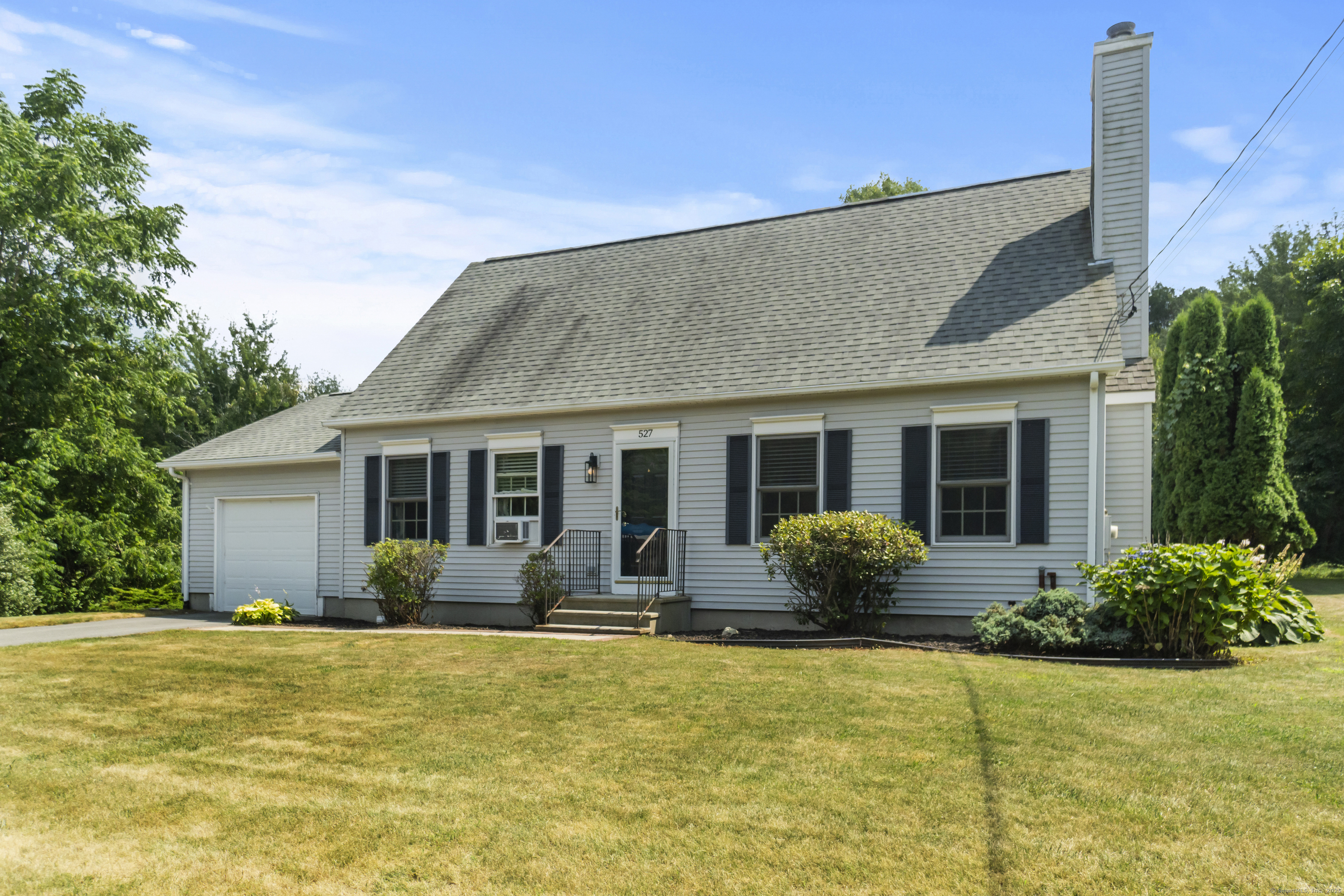 Property Photo: 527 New London Road CT 06355
