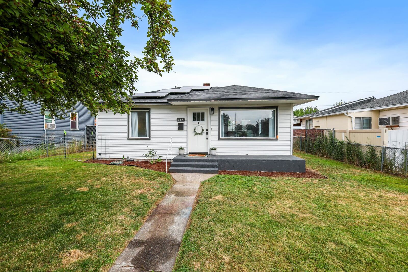 Property Photo:  547 E Columbia Ave  WA 99208 