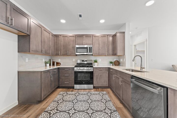 Property Photo:  228 N Viewmont Ct 2/1 Harrison  WA 99016 