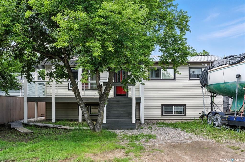 Photo de la propriété:  732 1st Avenue N  SK S0K 2T2 